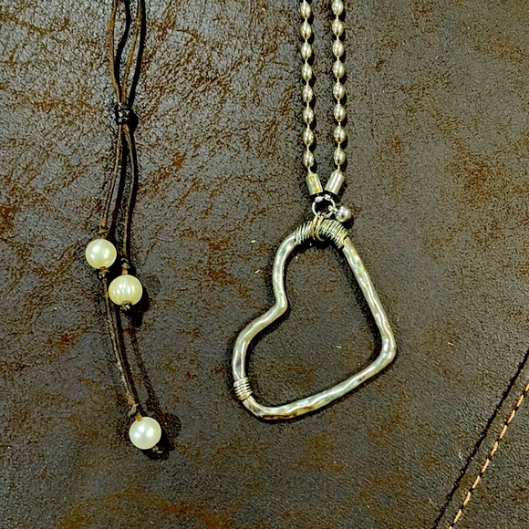 🌟 2- Cute Necklaces 🌟 - Picture 2 of 3